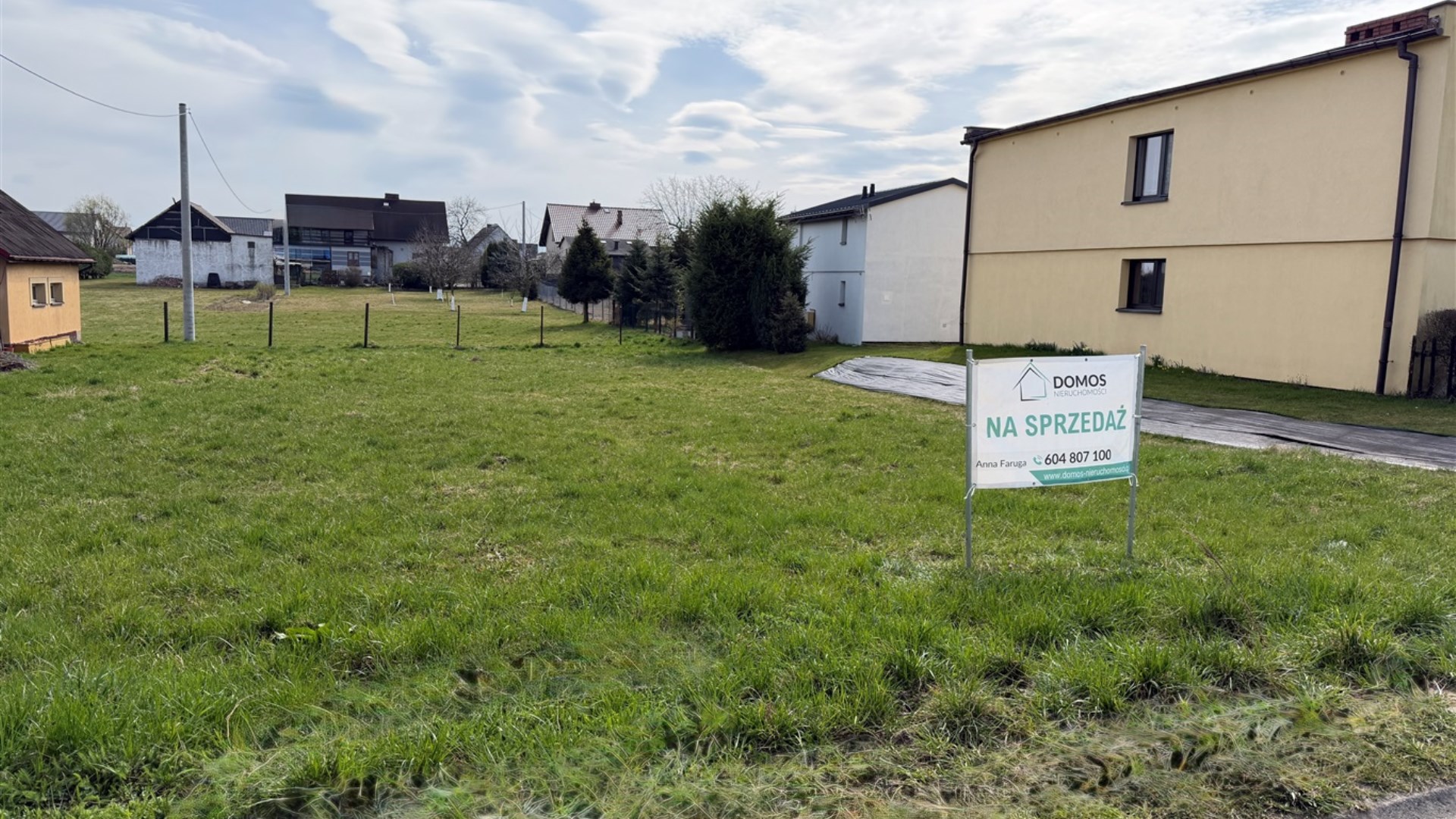 Działka na sprzedaż